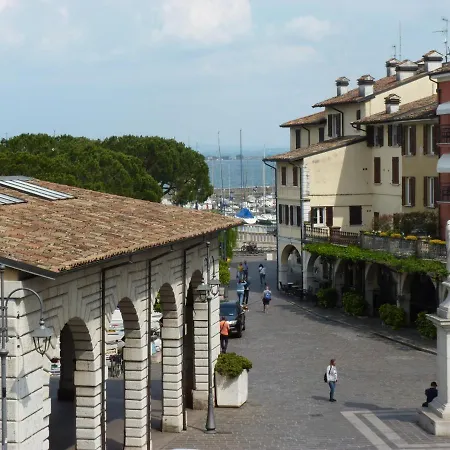 Appartamento Palazzo Del Provveditore Vista Lago Desenzano del Garda Exterior foto